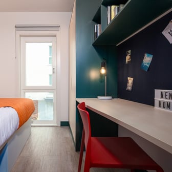 Silver En Suite - Image 1